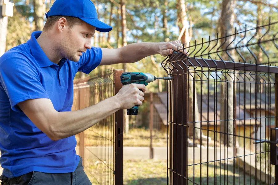 The Benefits Of Timely Fence Replacement For Curb Appeal in Byhalia, MS